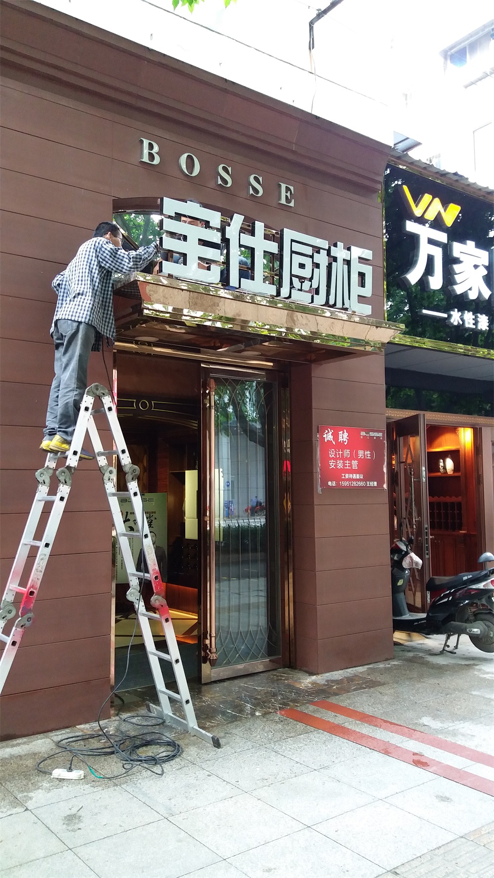 �������