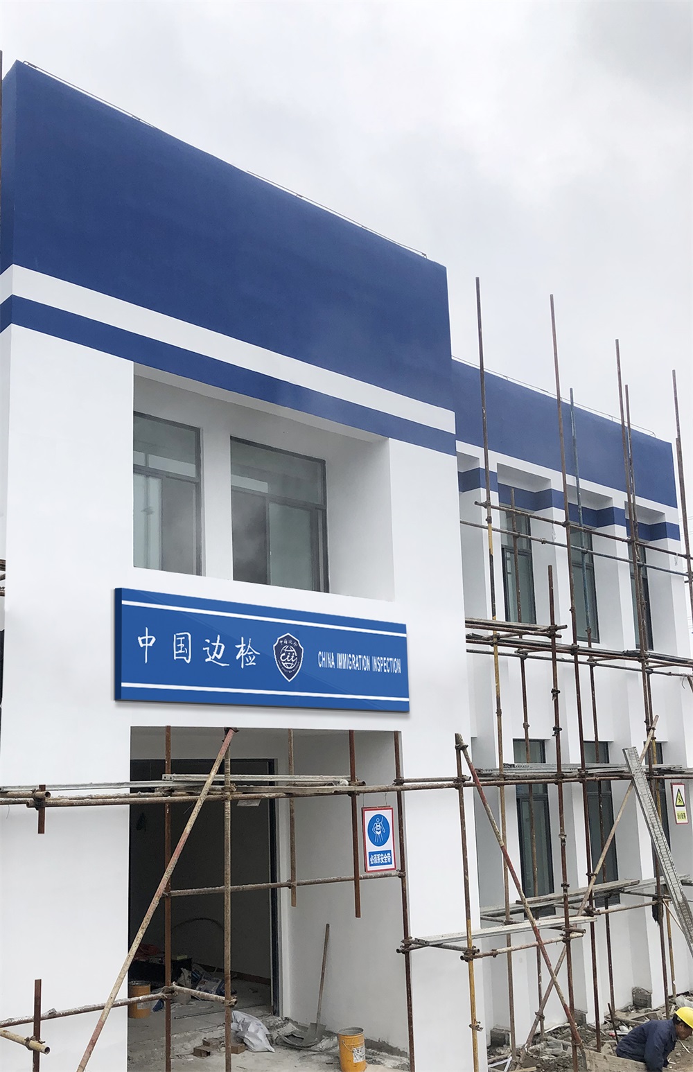 �������